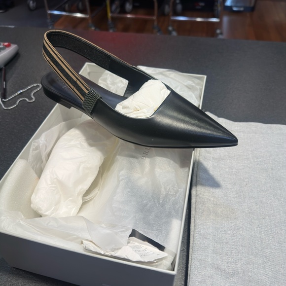 Brunello Cucinelli Shoes - Brunello Cucinelli Black Pointed Leather Slingback with Contrast Strap